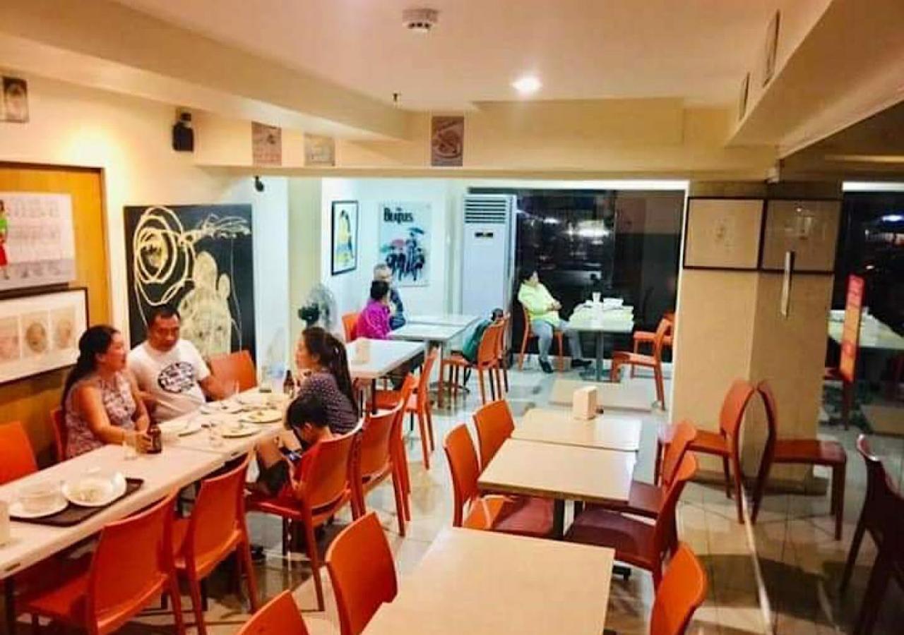 Stone House Hotel Pasay Buitenkant foto
