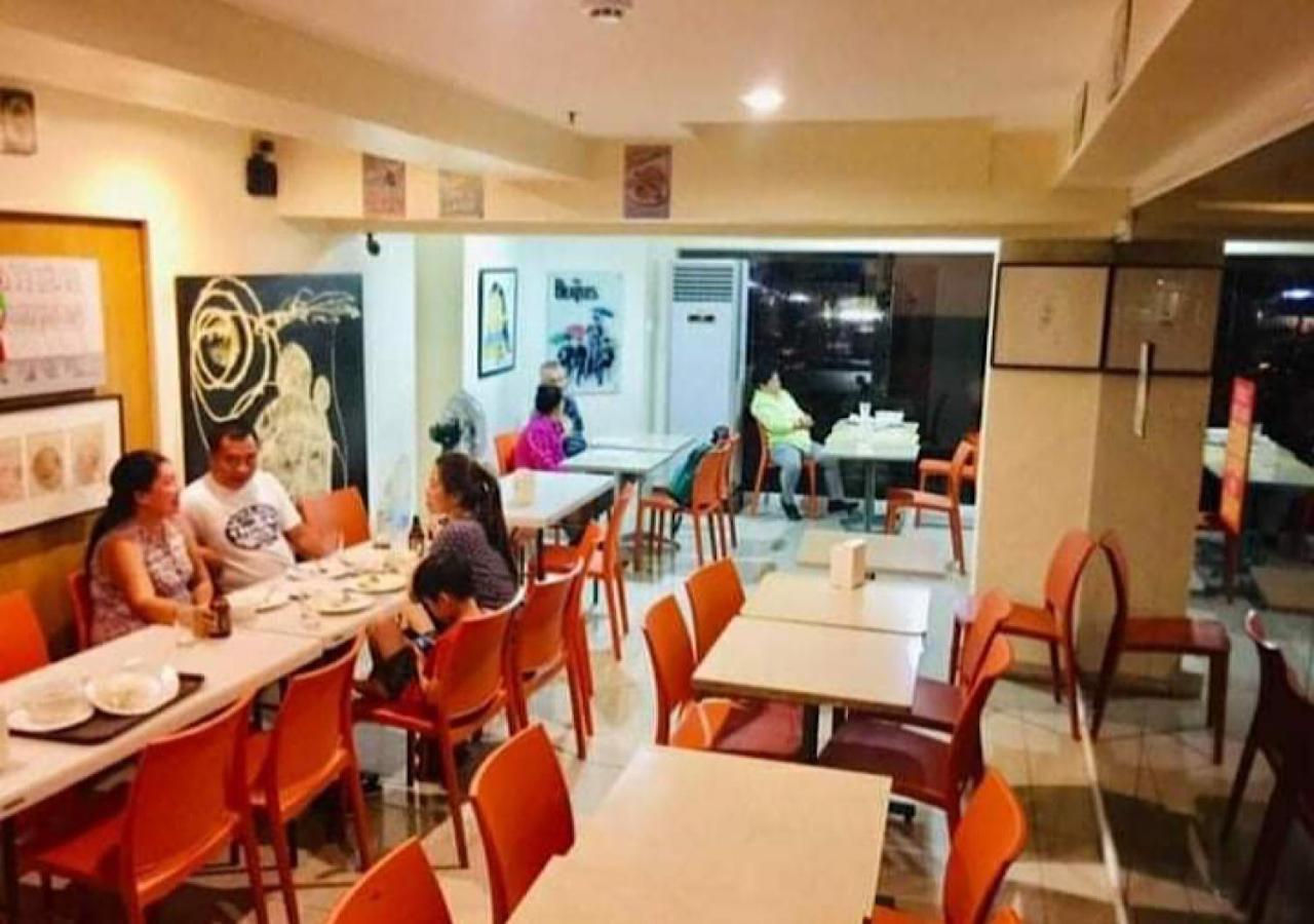 Stone House Hotel Pasay Buitenkant foto