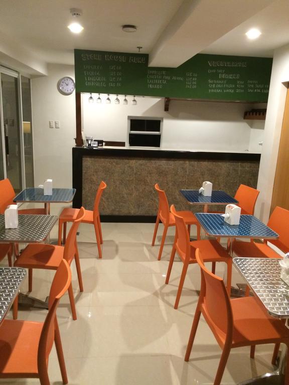 Stone House Hotel Pasay Buitenkant foto