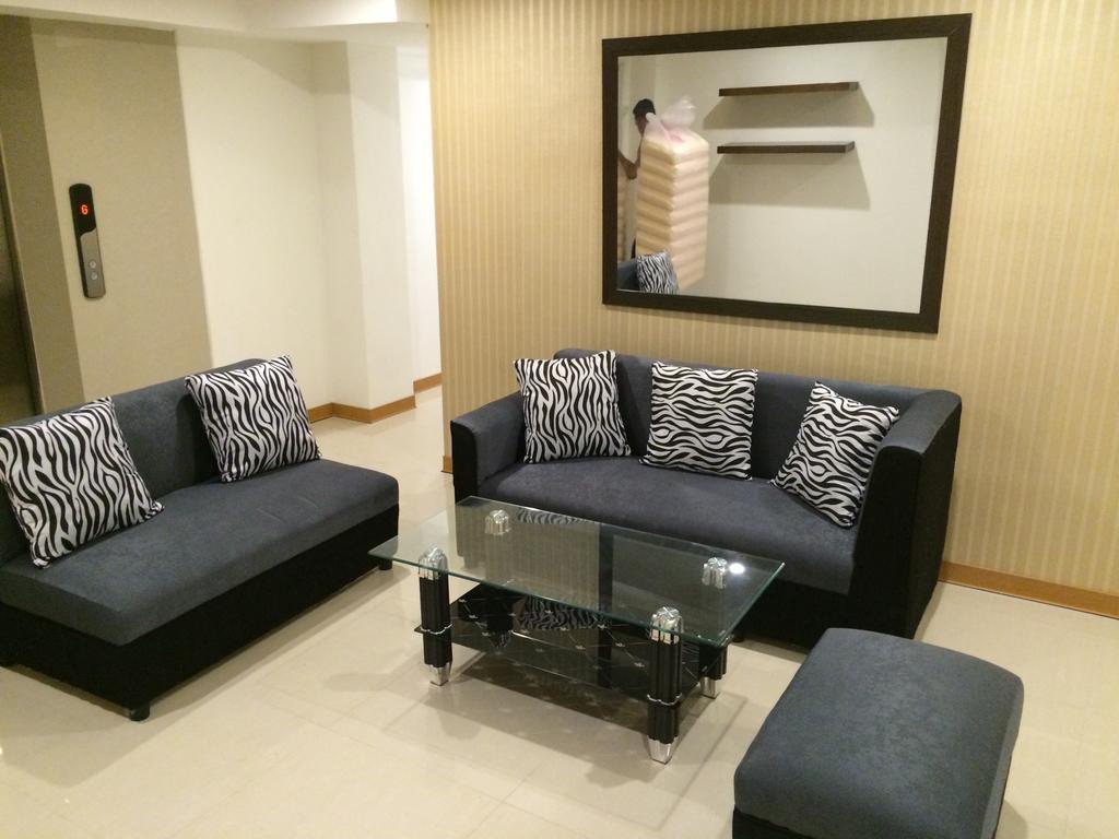 Stone House Hotel Pasay Buitenkant foto