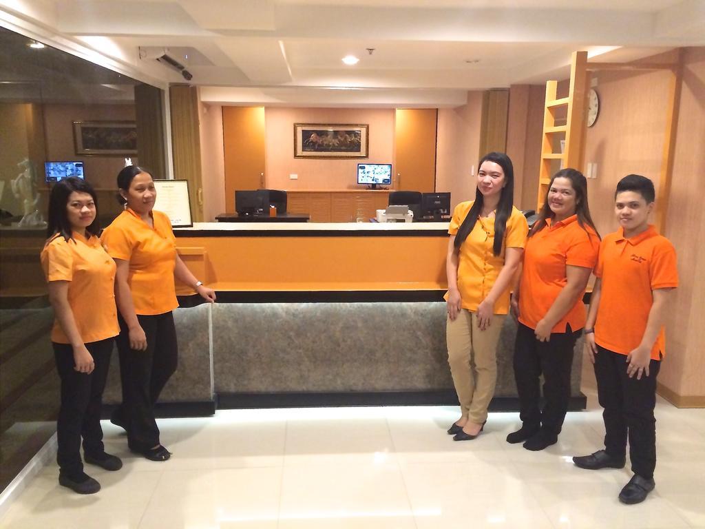Stone House Hotel Pasay Buitenkant foto