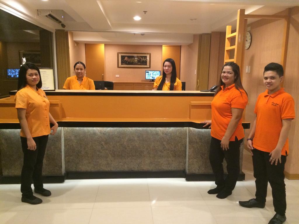 Stone House Hotel Pasay Buitenkant foto
