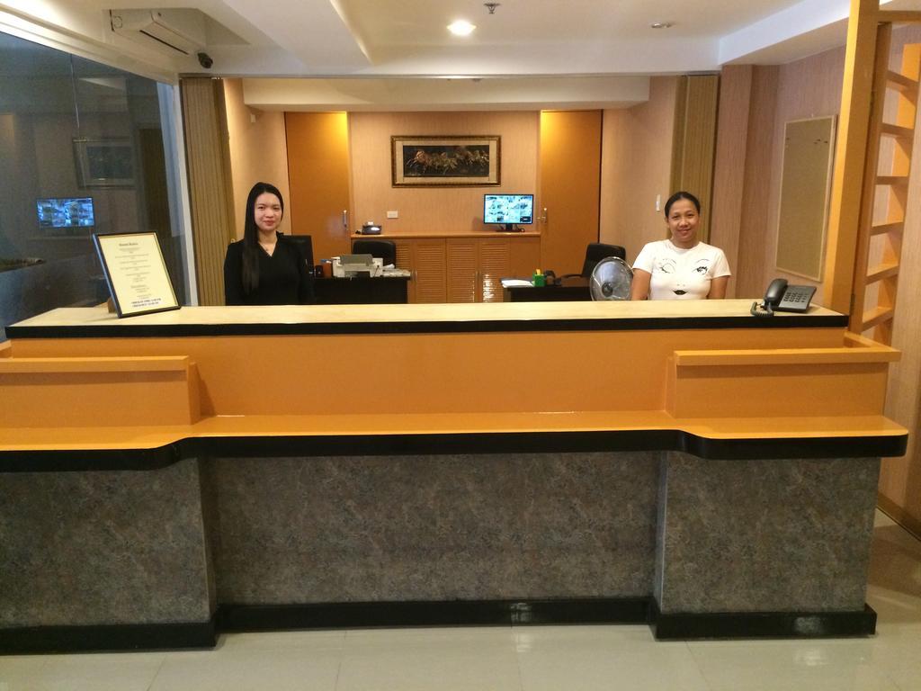 Stone House Hotel Pasay Buitenkant foto