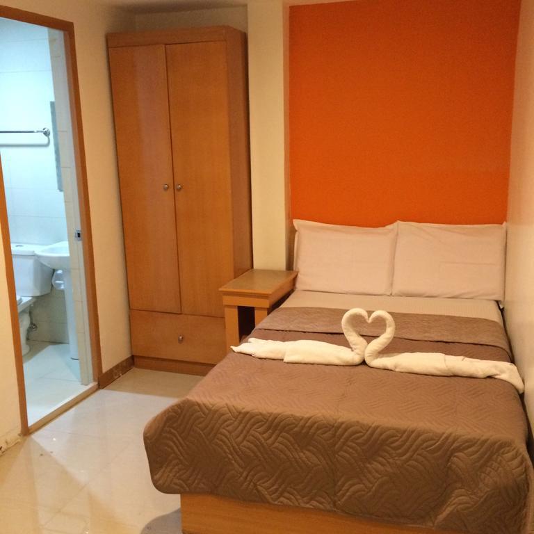 Stone House Hotel Pasay Buitenkant foto