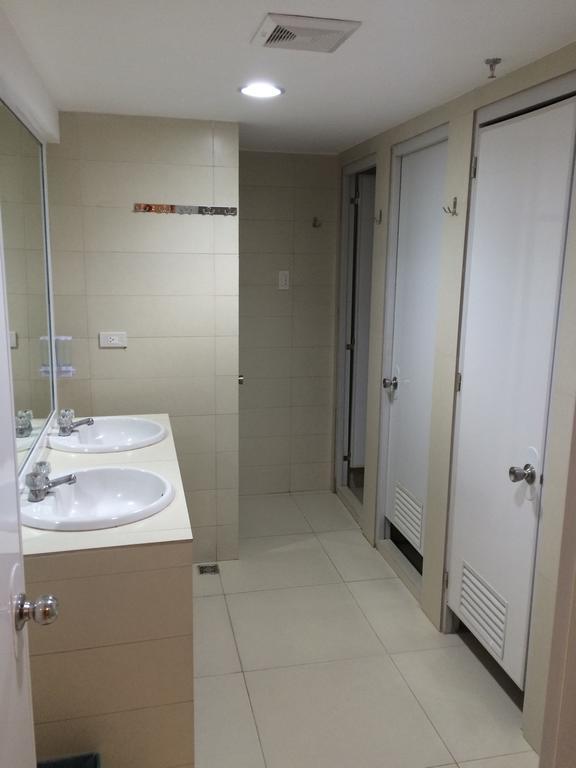 Stone House Hotel Pasay Kamer foto