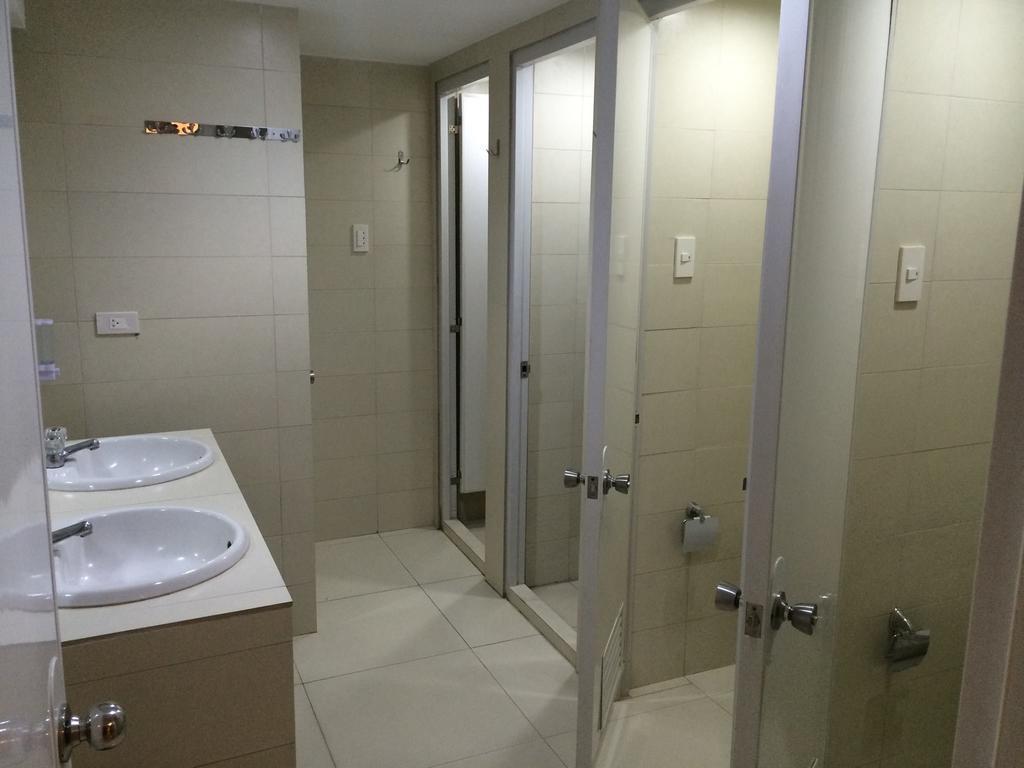 Stone House Hotel Pasay Buitenkant foto