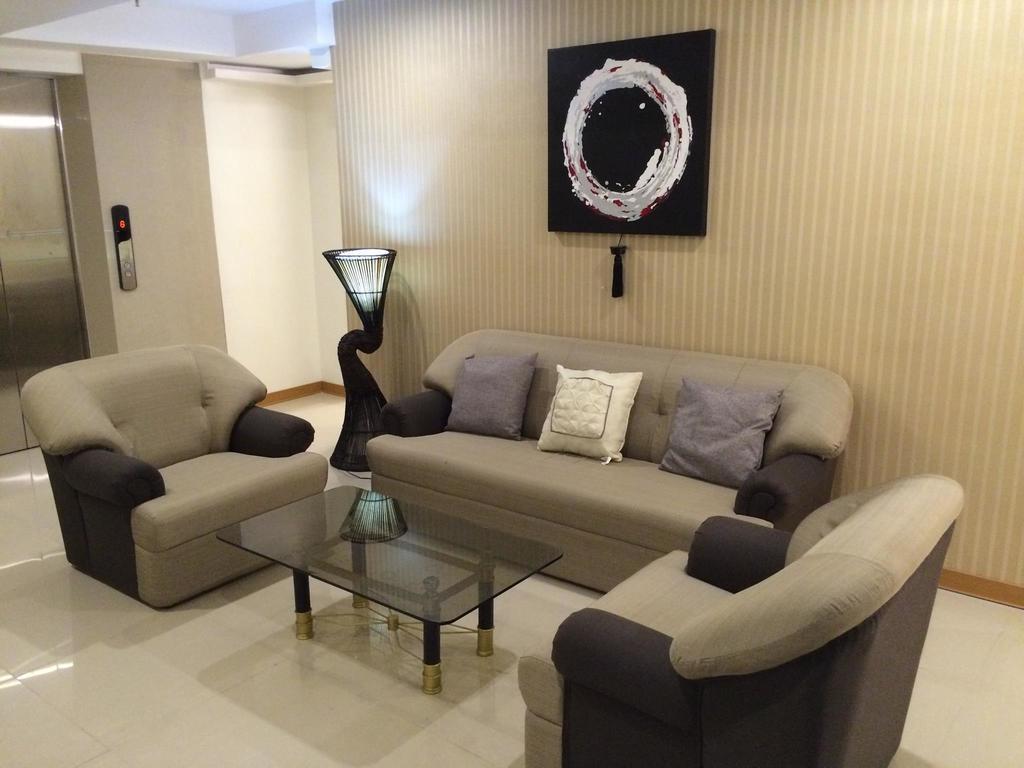 Stone House Hotel Pasay Buitenkant foto