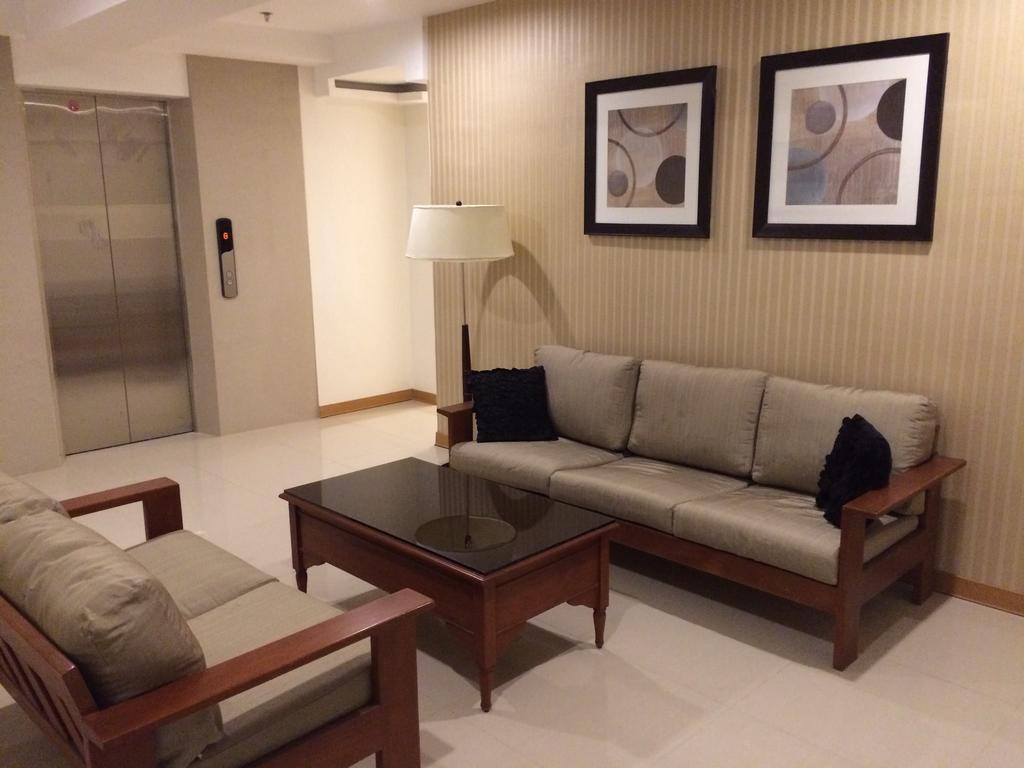 Stone House Hotel Pasay Buitenkant foto