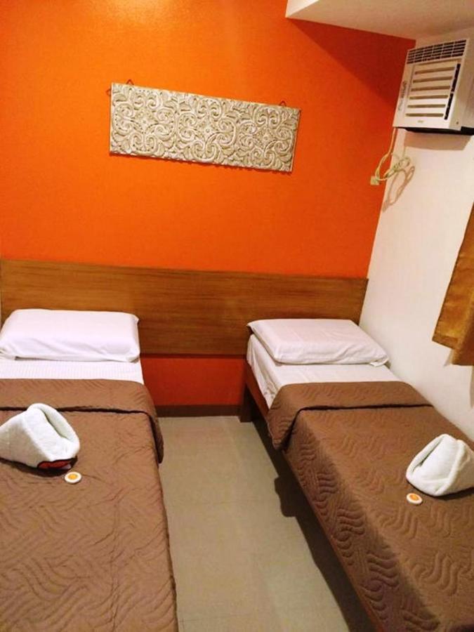Stone House Hotel Pasay Buitenkant foto